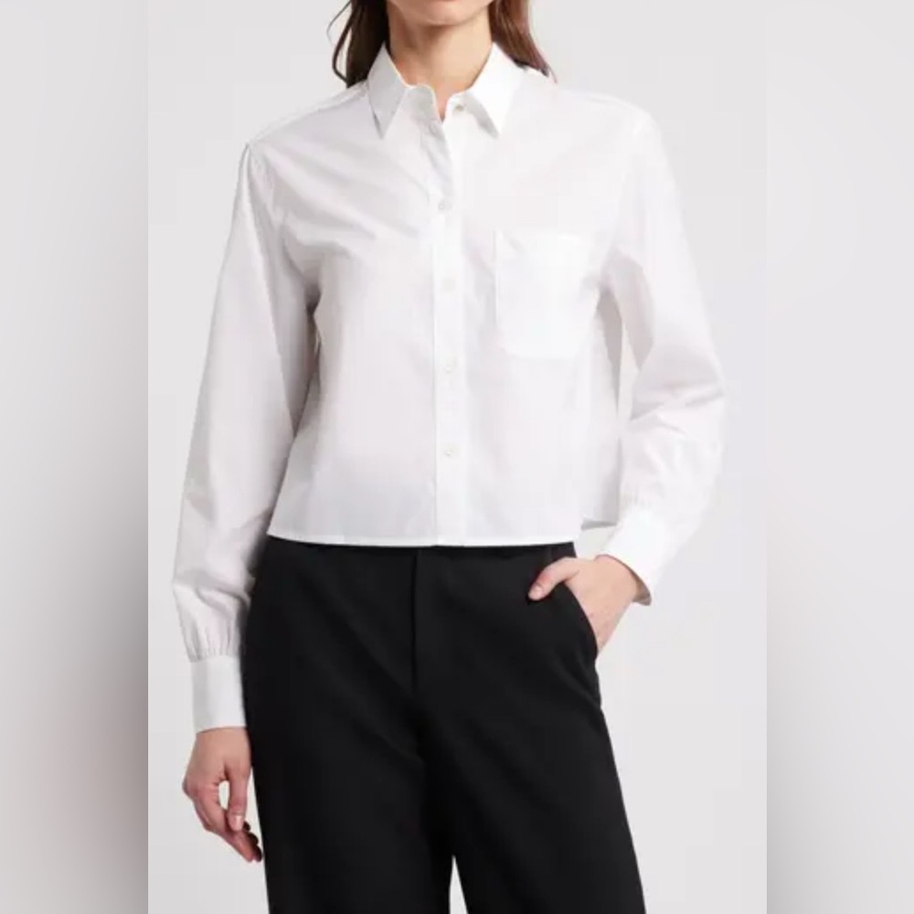 Banana Republic White Button Crop Button-Up Shirt. Size M